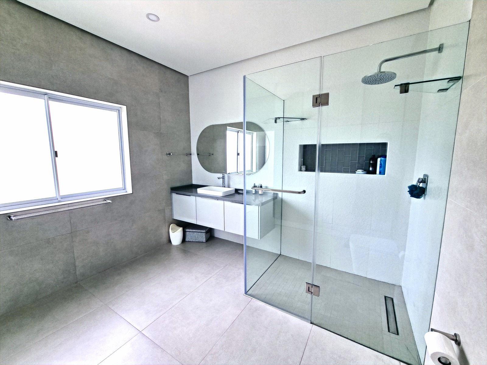 Frameless Showers